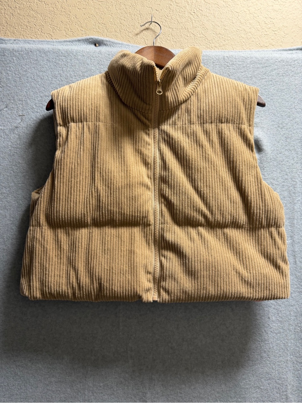 Corduroy Puffer Vest in Camel